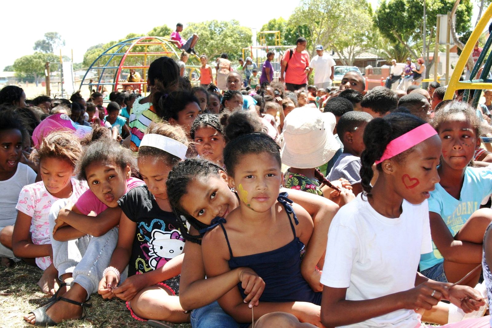 Community event in Atlantis with hundreds of children